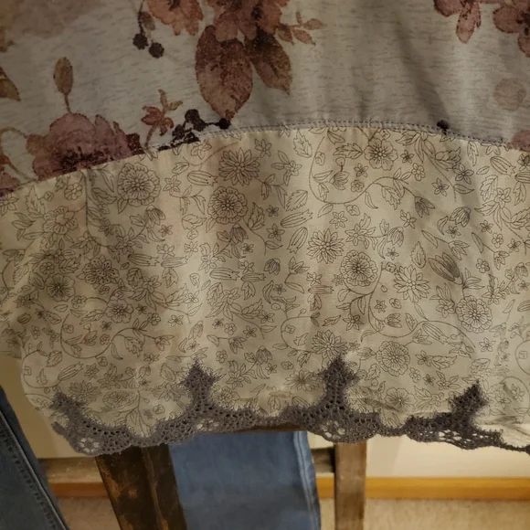 Zara Floral Short Sleeve Top - Gray and Brown - Picture 4 of 6